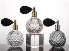 클래식 라이트 럭셔리 레트로 에어백 향수병 투명 유리 스프레이 병 컬러 휴대용 향수 디스펜서 파인애플 병은 사용자 정의가 가능하며 스프레이 컬러가 가능합니다. 도금이 가능하며 다양한 사양, 다양한 스프레이 부품이 있습니다. 아름답고 관대하며 유쾌합니다.